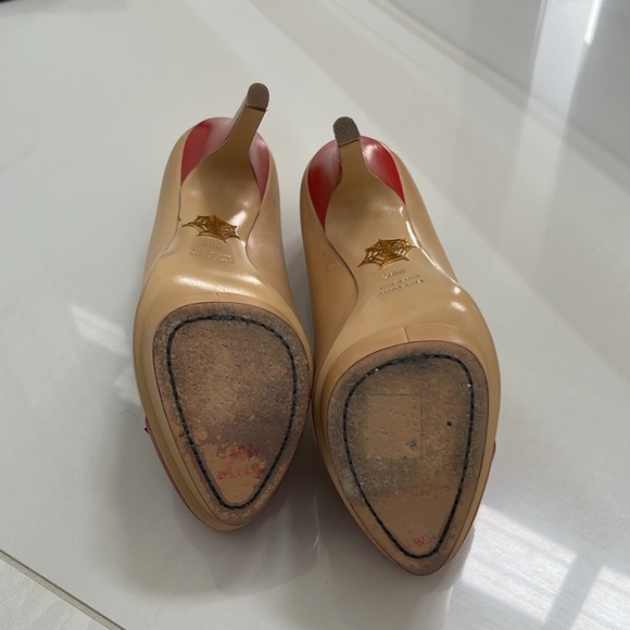 Charlotte Olympia Kiss Me Dolores Lip Pump - Picture 11 of 11